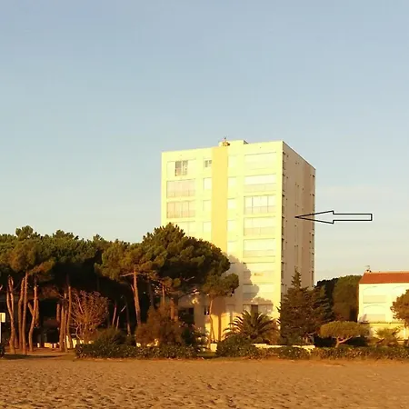 T2 - Devant La Apartment