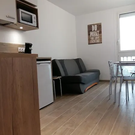 T2 - Devant La Apartment